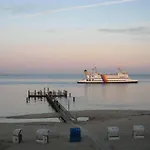 Semesterbostad Direct Sea View Amrum